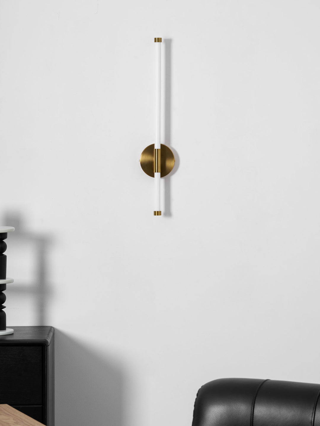 Minimalist Vertical Wall Sconce - Vakkerlight