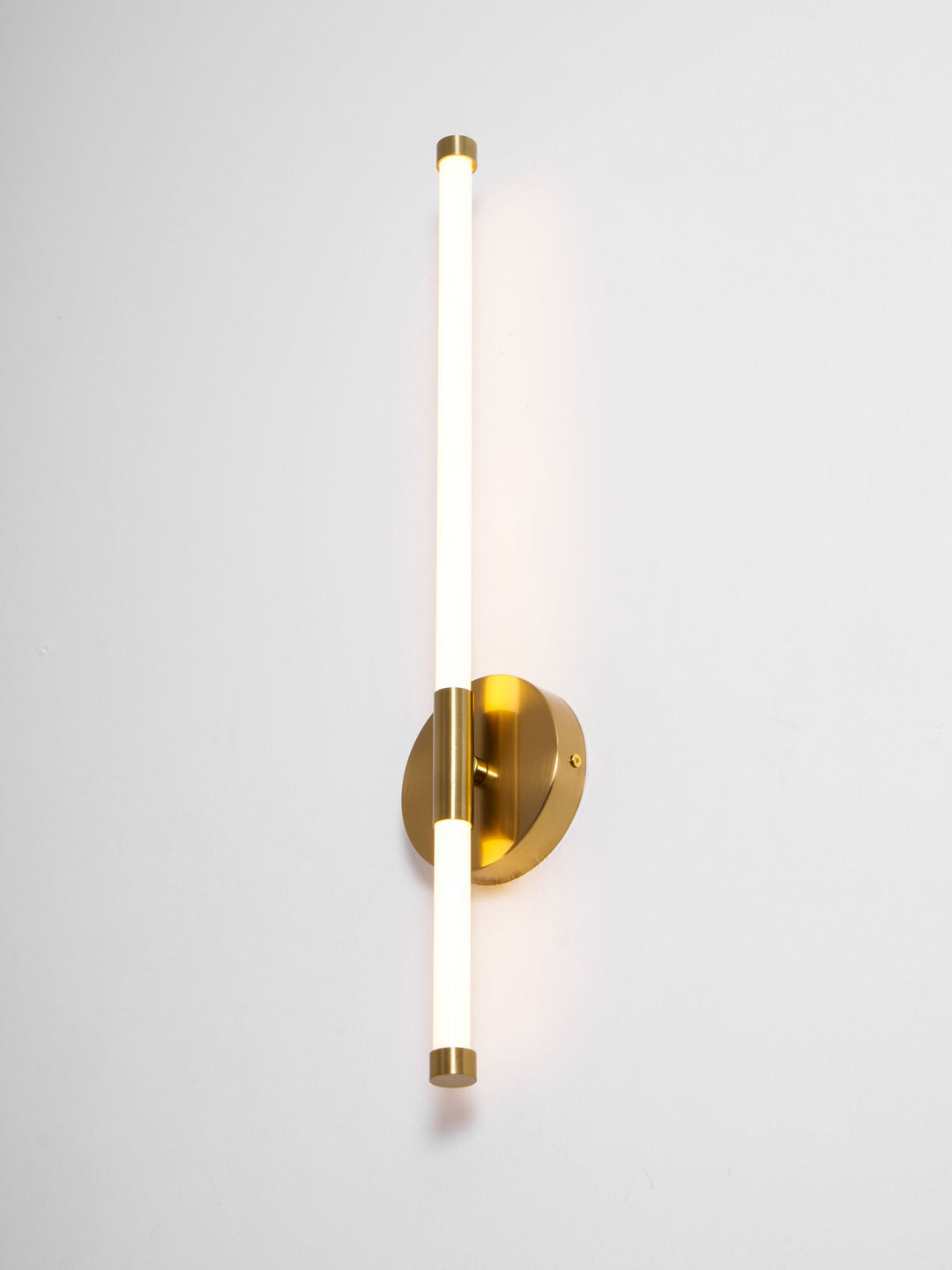 Minimalist Vertical Wall Sconce - Vakkerlight