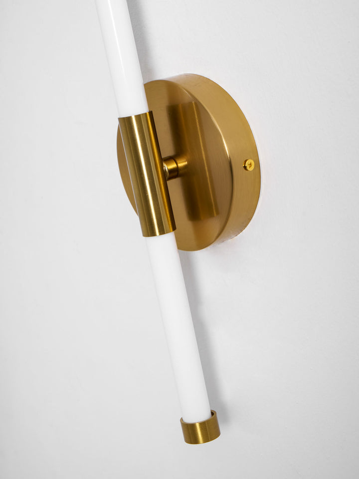 Minimalist Vertical Wall Sconce - Vakkerlight