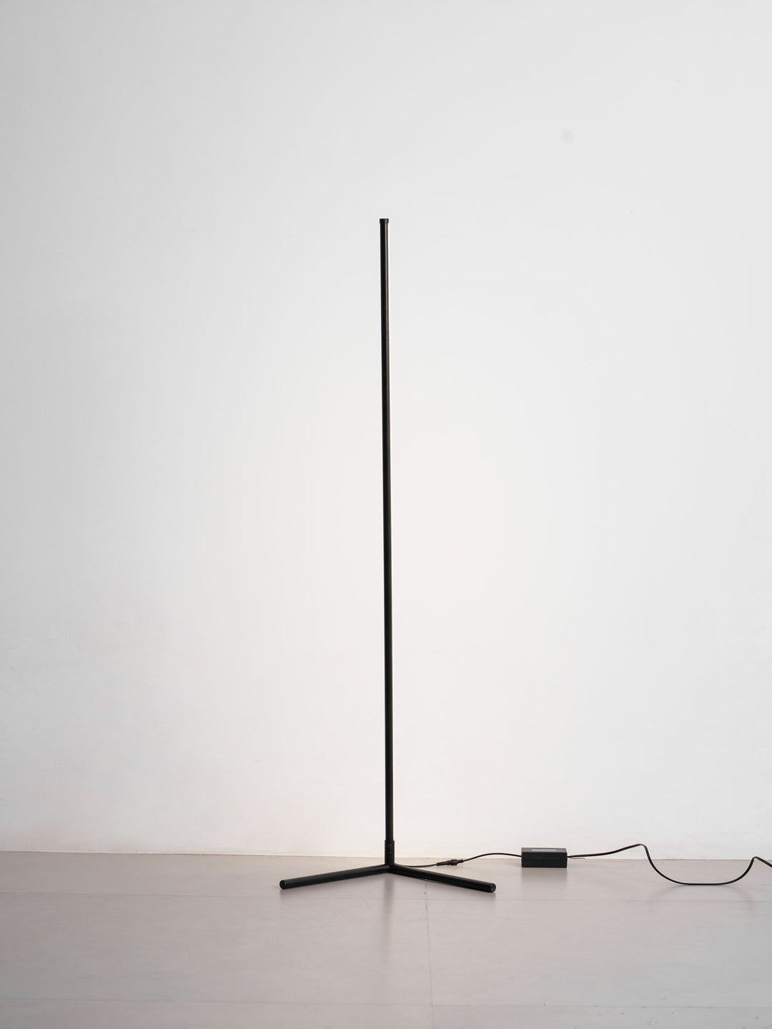 Minimalist LED Floor Lamp - Vakkerlight