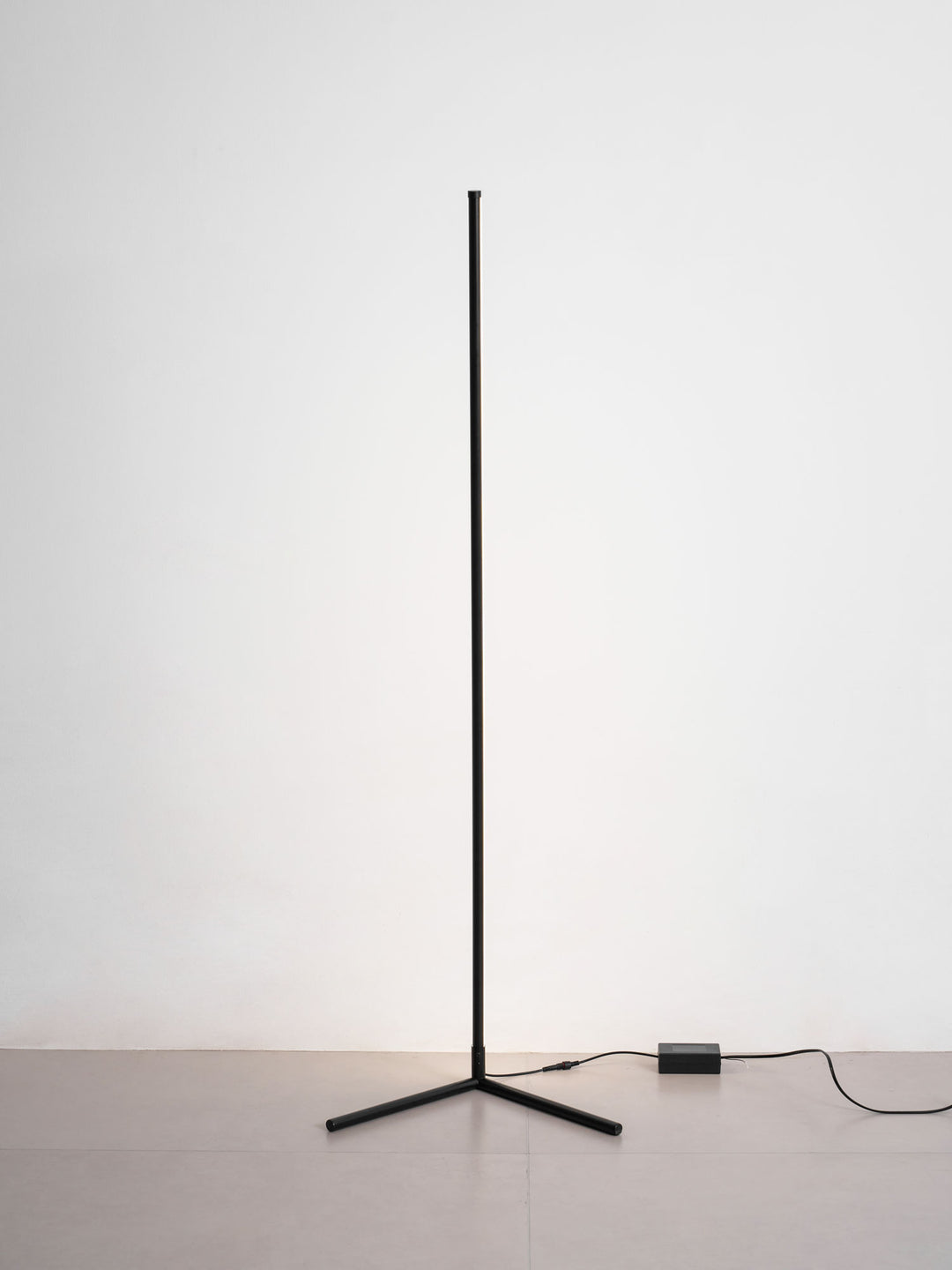 Minimalist LED Floor Lamp - Vakkerlight