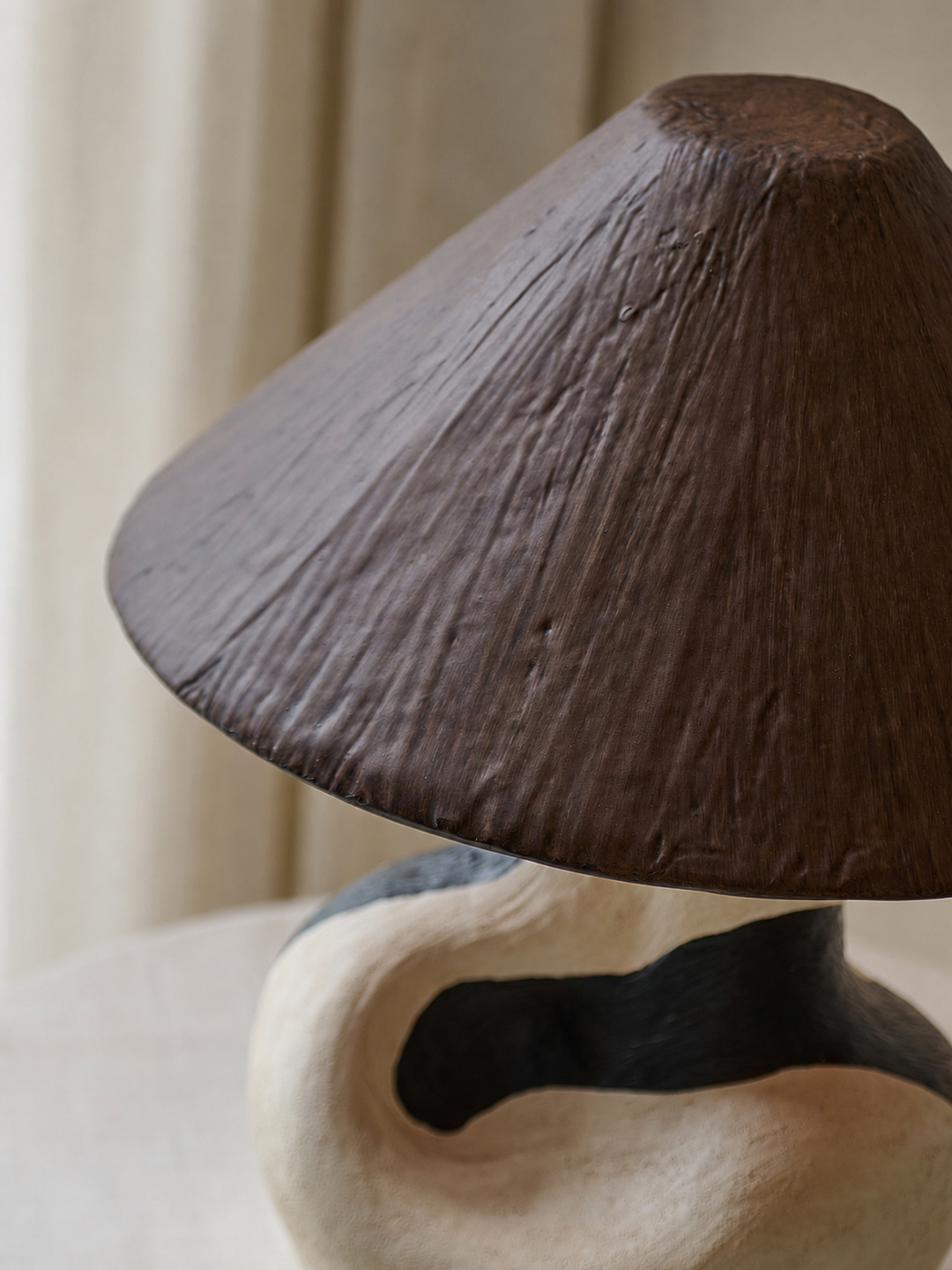 Mirea Sculptural Art Table Lamp