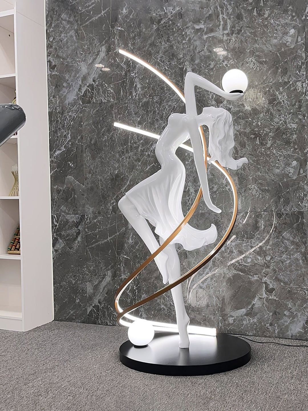 Misha Goddess Statue Floor Lamp - Vakkerlight