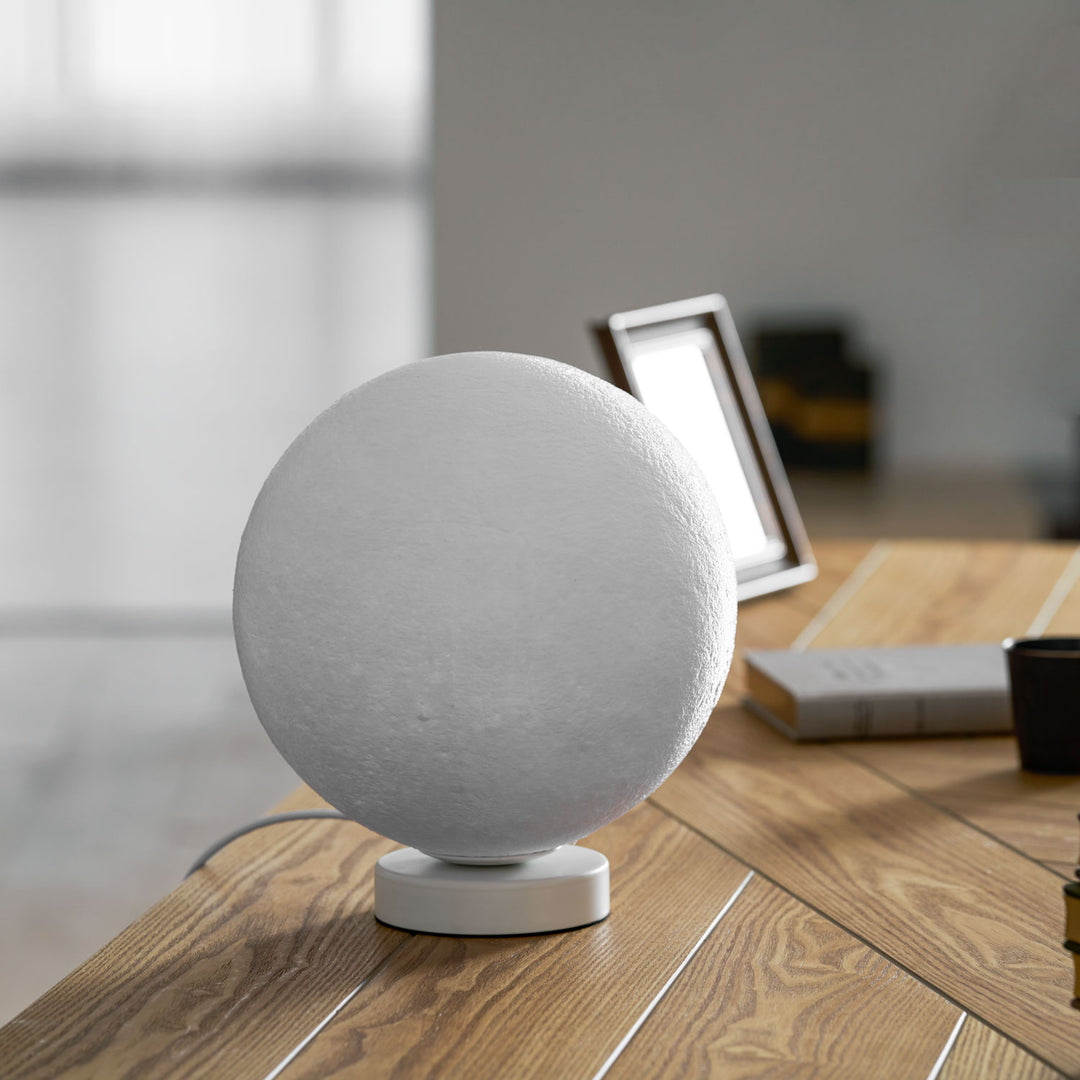 Moon Table Lamp - Vakkerlight