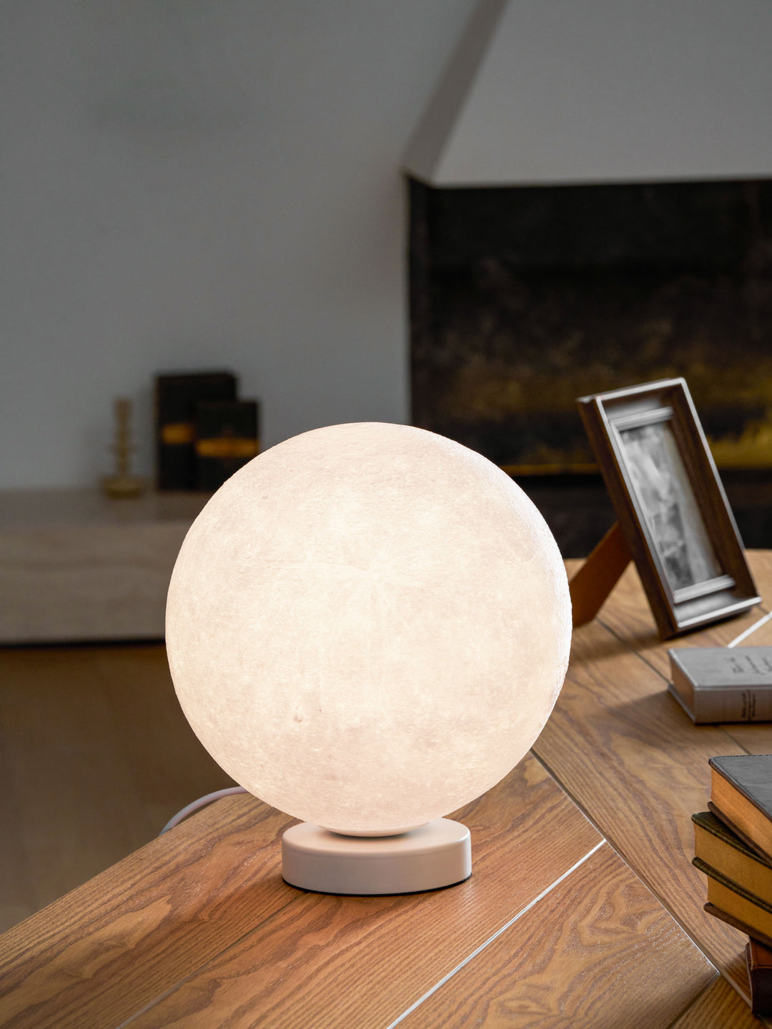 Moon Table Lamp - Vakkerlight