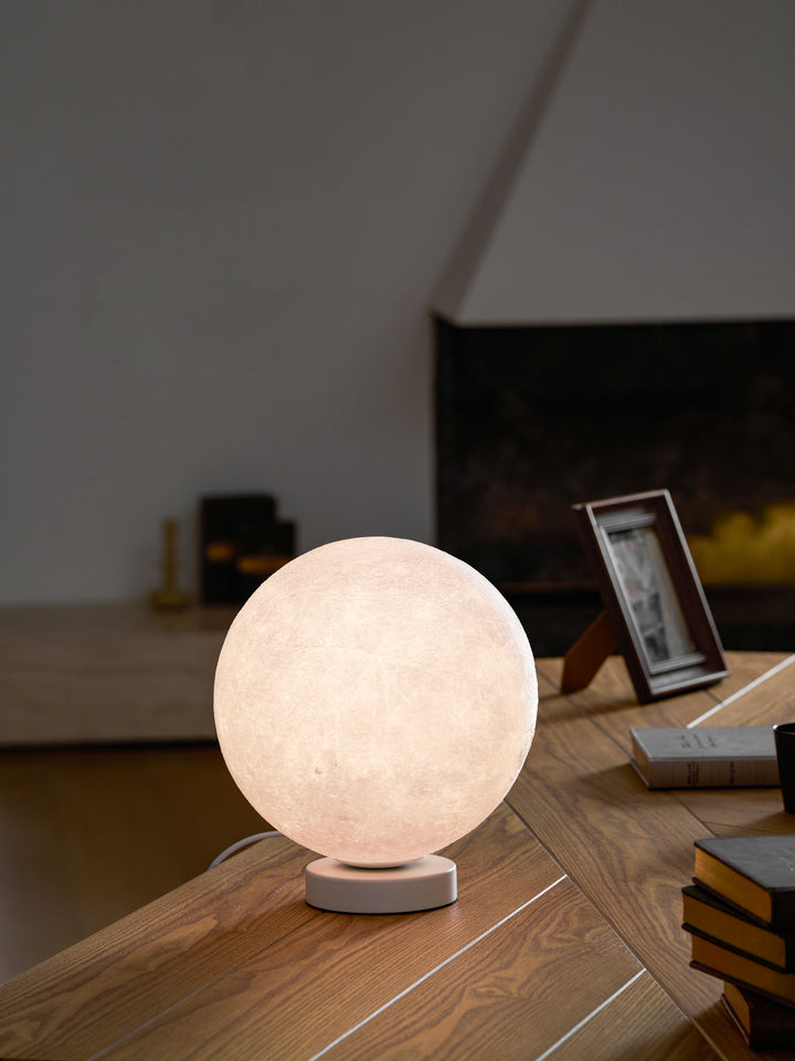 Moon Table Lamp - Vakkerlight
