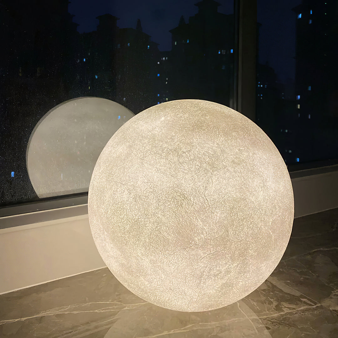 Moon Table Lamp - Vakkerlight