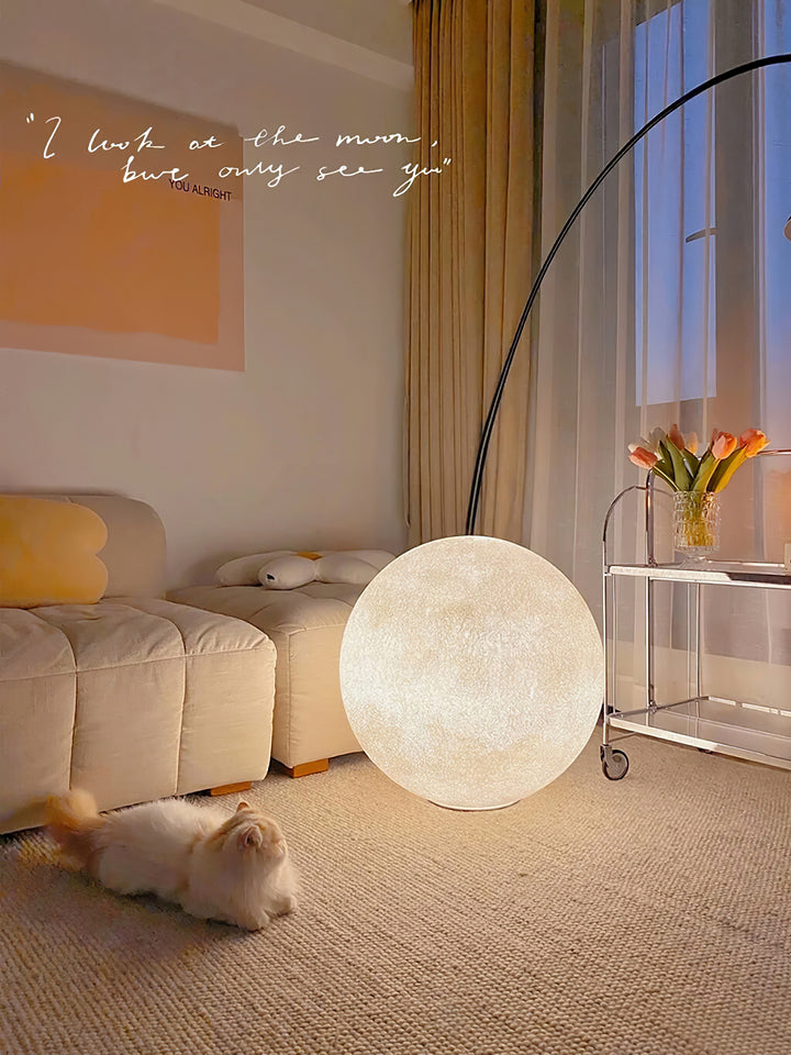 Moon Table Lamp - Vakkerlight