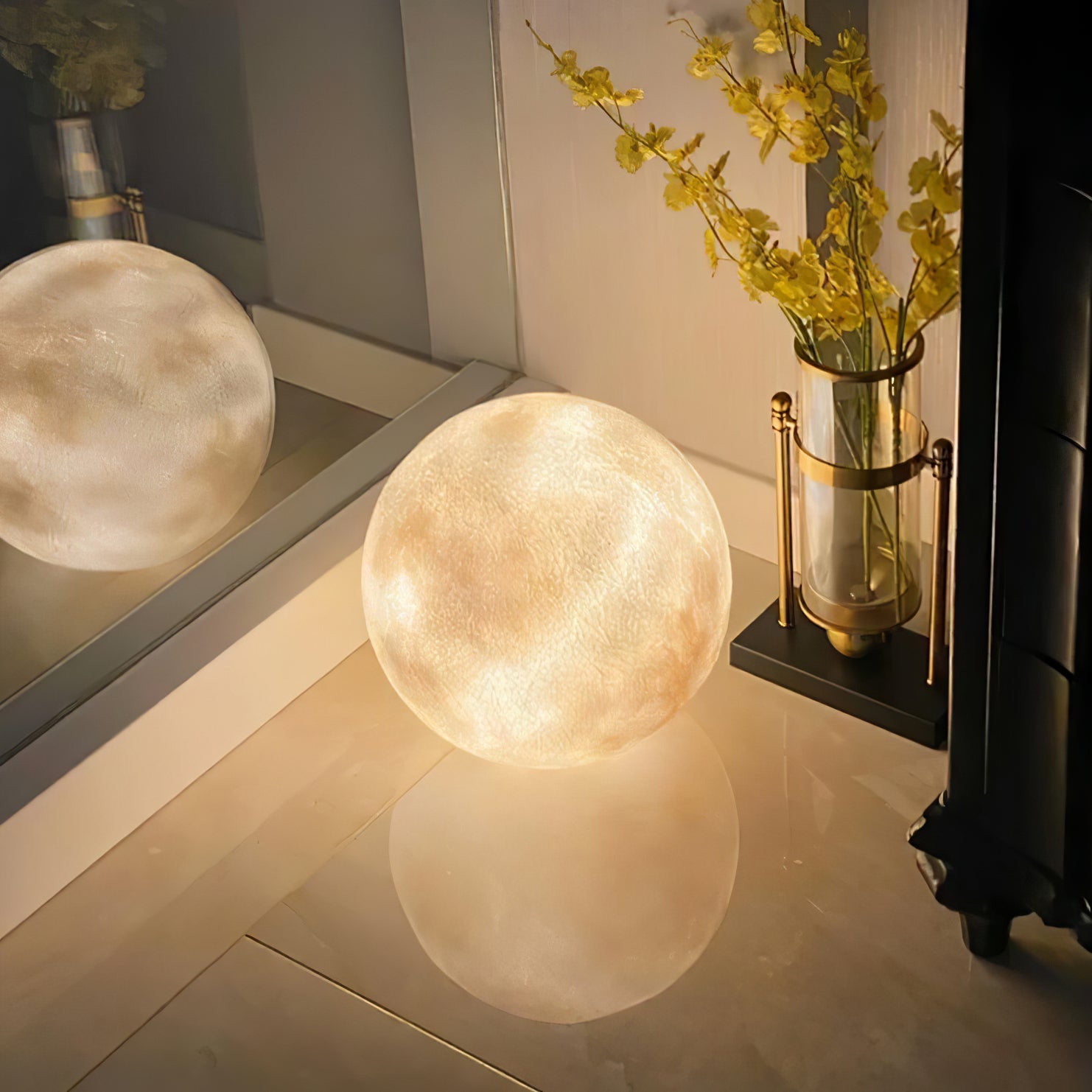 Moon Table Lamp – Vakkerlight