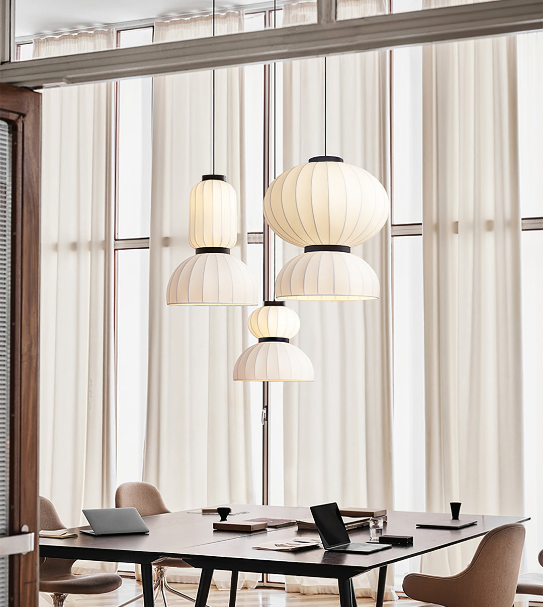 Mulberry Silk Lantern Pendant Light - Vakkerlight