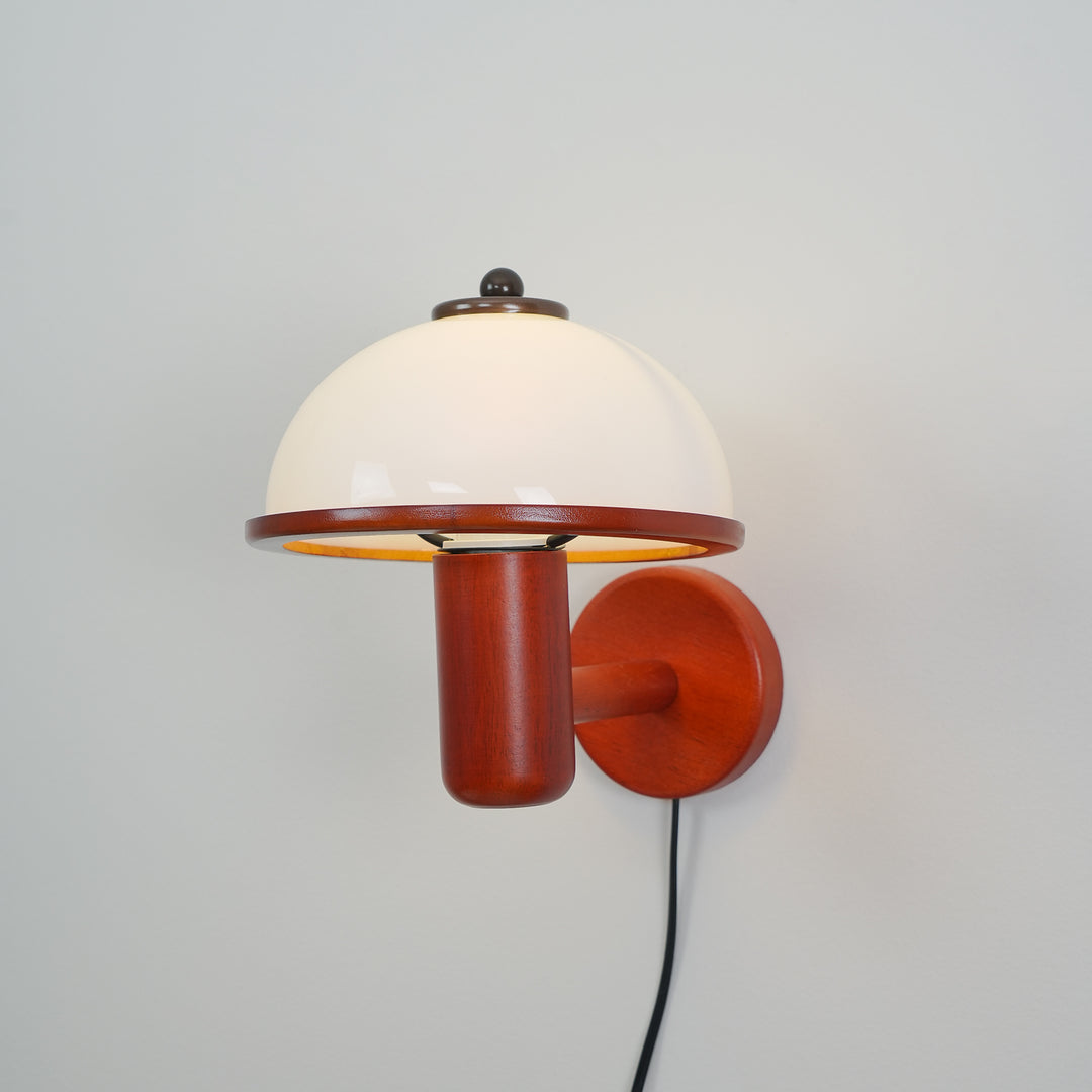 Paddenstoelhouten wandlamp