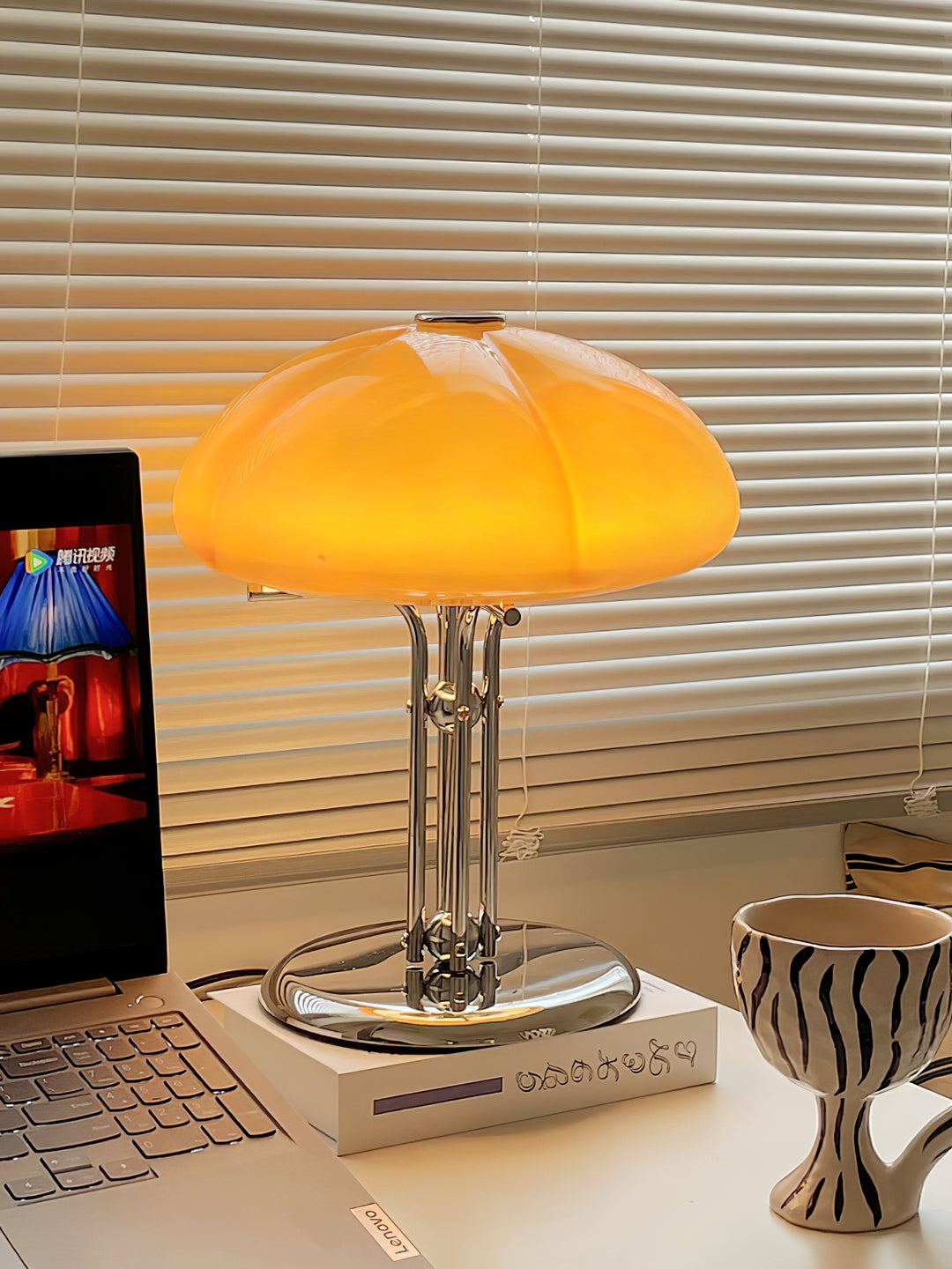 Mushroom Bauhaus Table Lamp - Vakkerlight