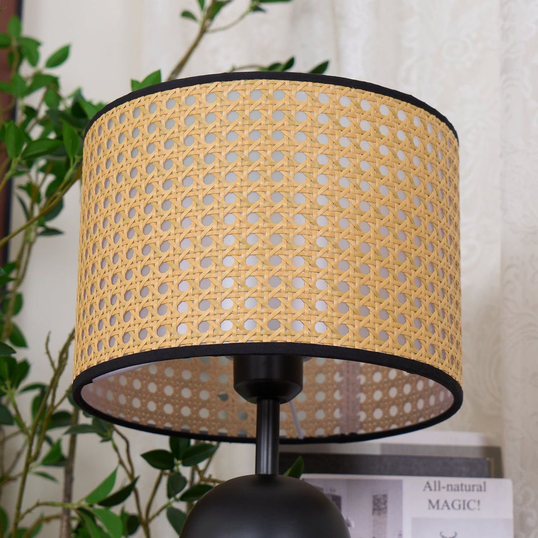 Nico Table Lamp - Vakkerlight