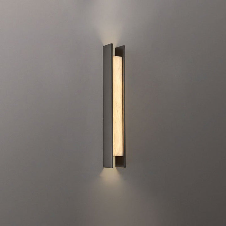 Nivora Alabaster Linear Wall Sconce - Vakkerlight