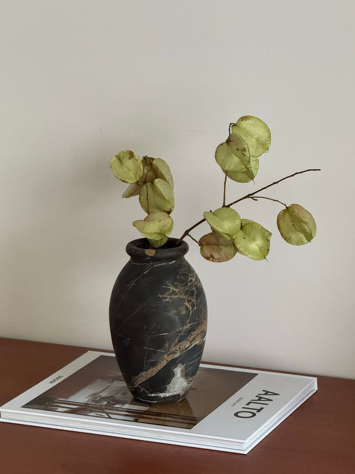 Noir Vein Stone Vase