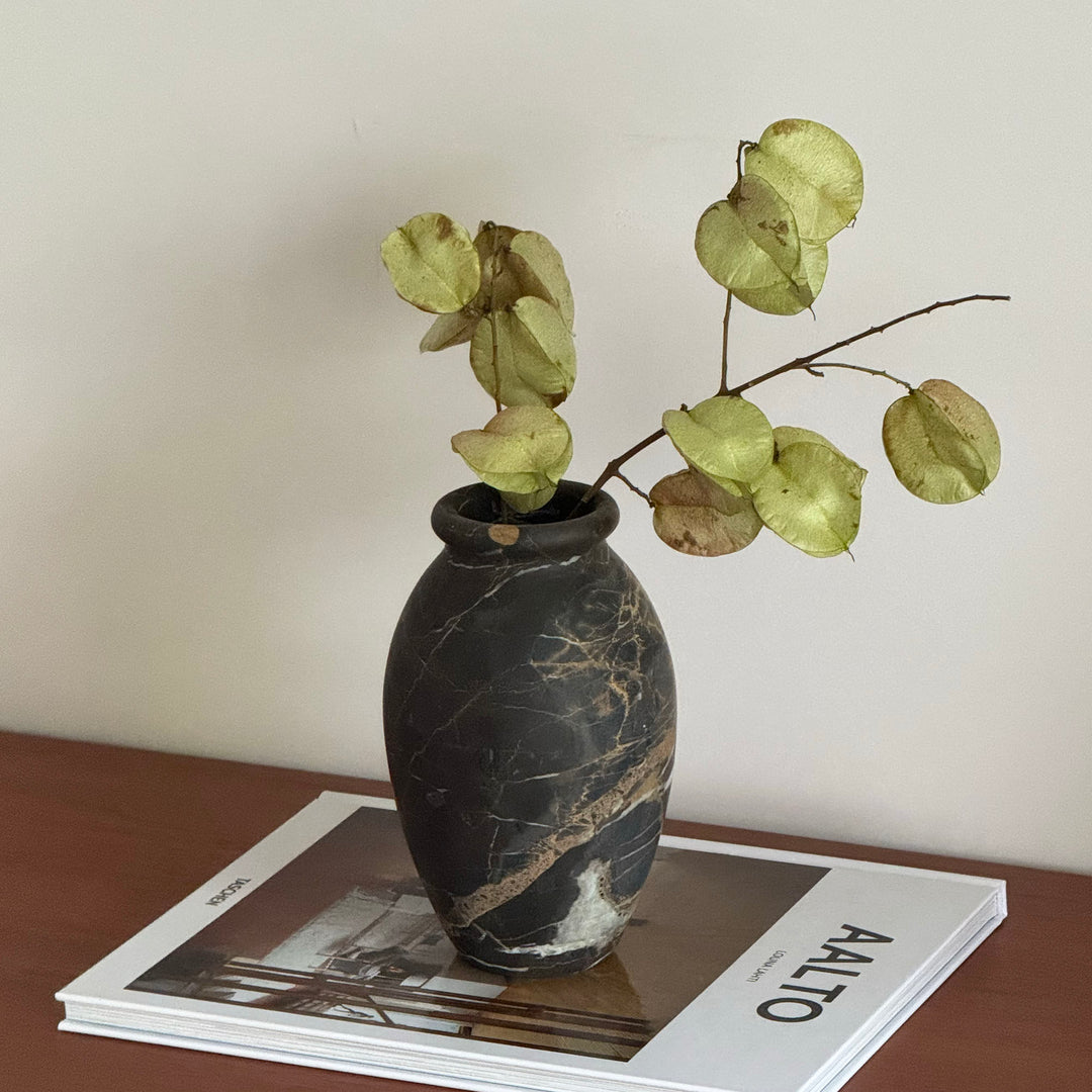 Noir Vein Stone Vase