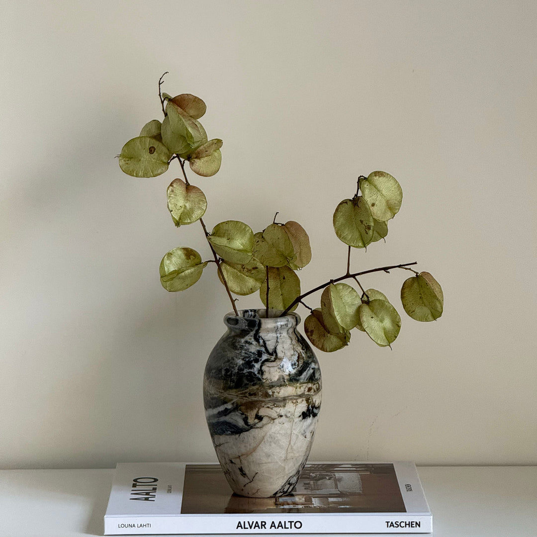 Noir Vein Stone Vase