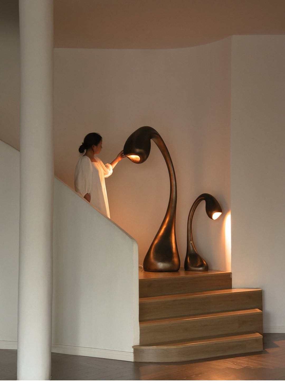 Noor Grande Sculptural Floor Lamp - Vakkerlight
