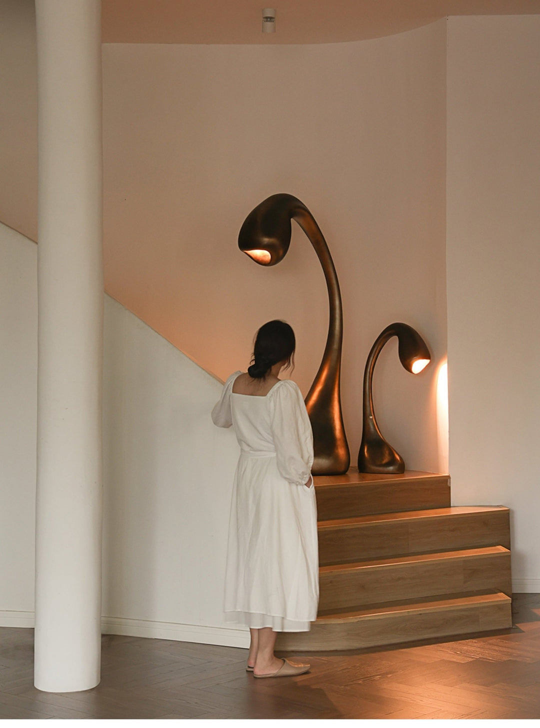 Noor Grande Sculptural Floor Lamp - Vakkerlight