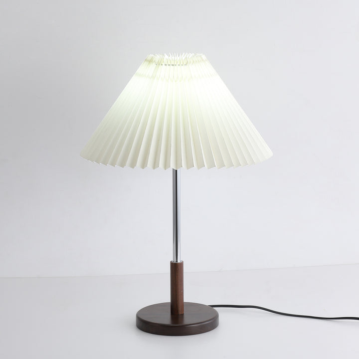 Noora Pleated Table Lamp - Vakkerlight
