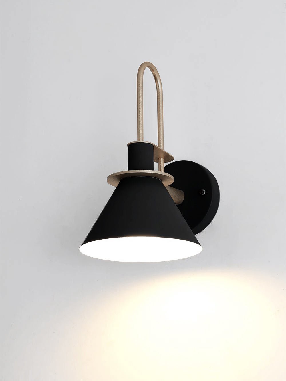 Nordic Metal Wall Sconce - Vakkerlight