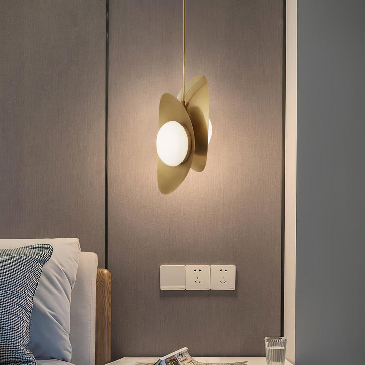 Golden Petal Pendant Lamp - Vakkerlight