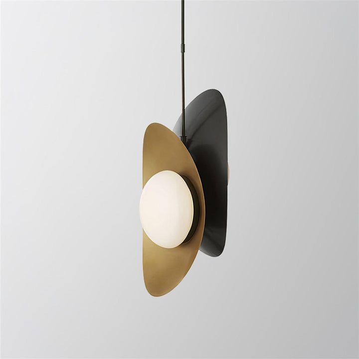 Golden Petal Pendant Lamp - Vakkerlight