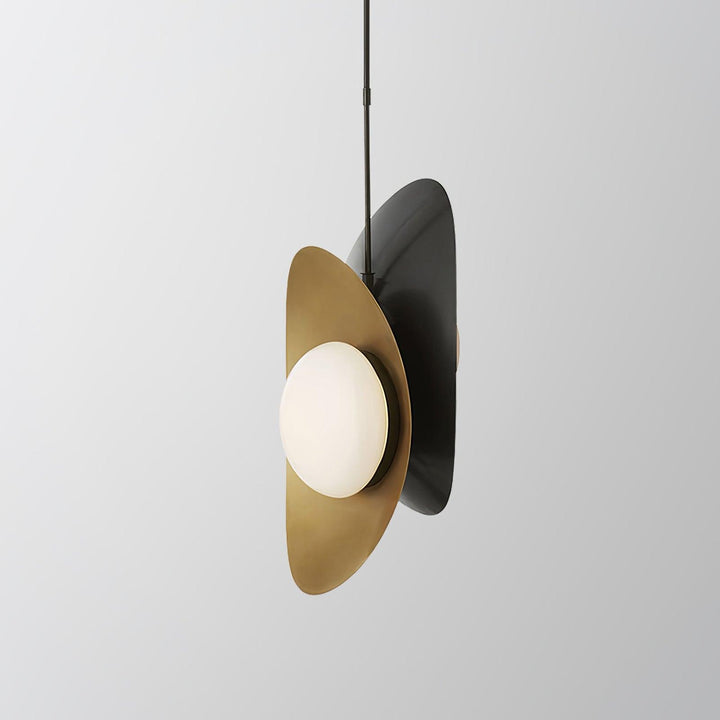 Golden Petal Pendant Lamp - Vakkerlight