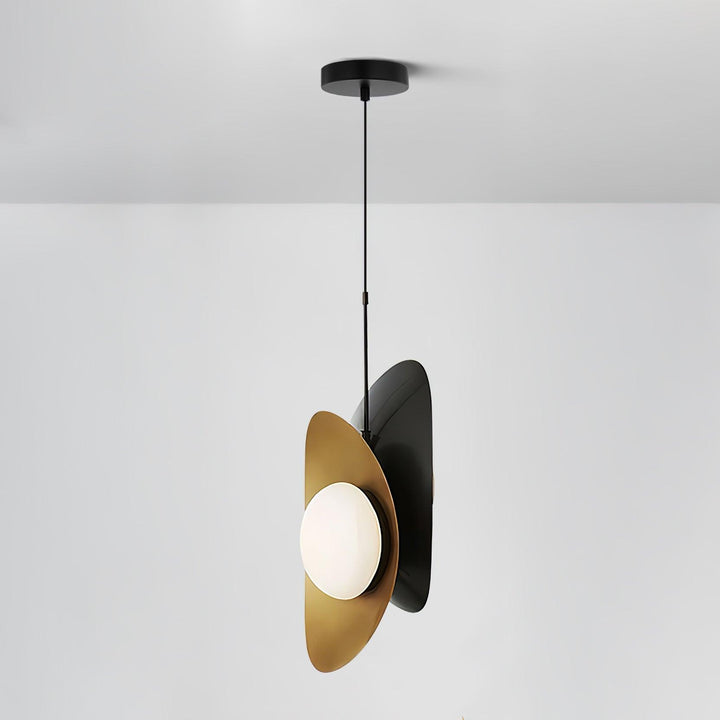 Golden Petal Pendant Lamp - Vakkerlight