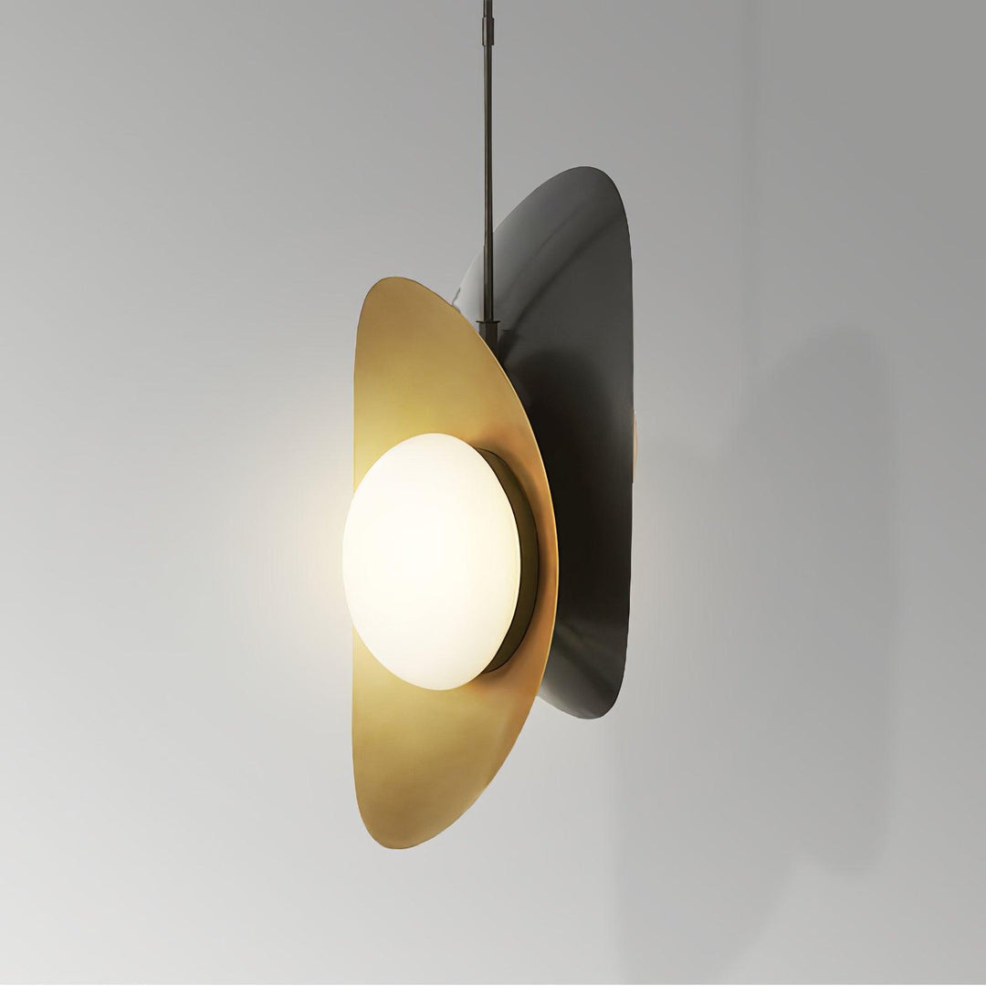 Golden Petal Pendant Lamp - Vakkerlight