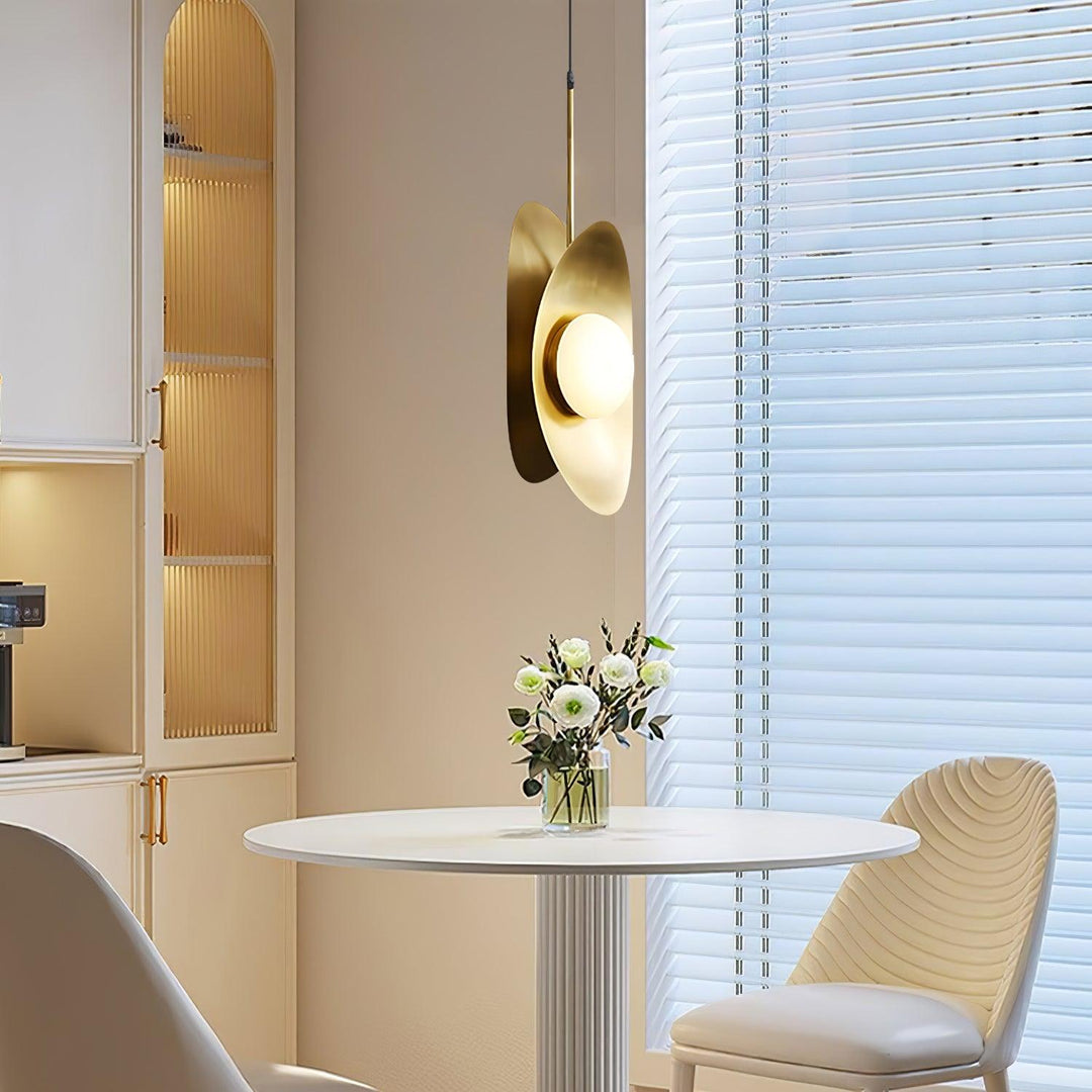 Golden Petal Pendant Lamp - Vakkerlight