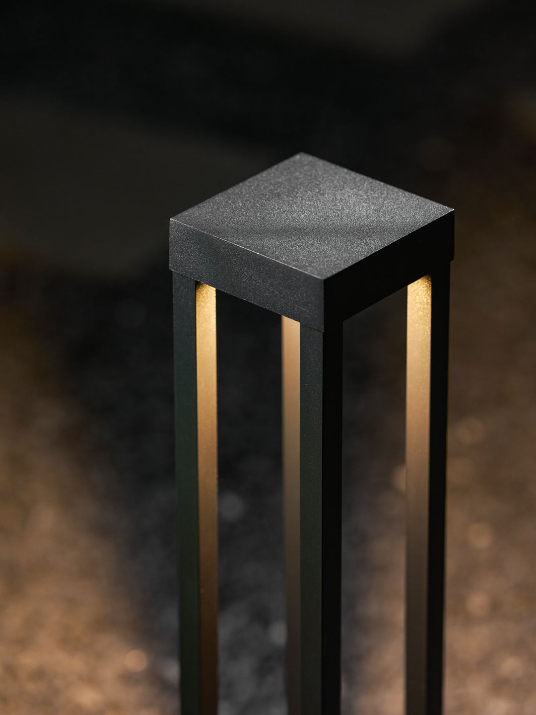 Obsidian Post Outdoor Light - Vakkerlight