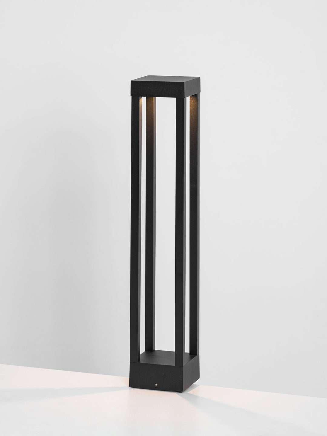 Obsidian Post Outdoor Light - Vakkerlight