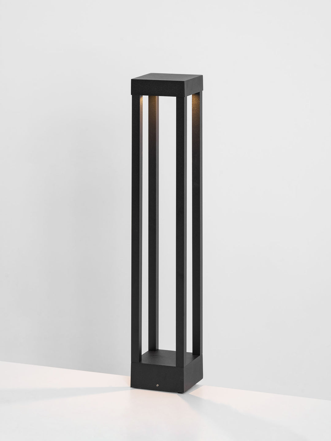 Obsidian Post Outdoor Light - Vakkerlight