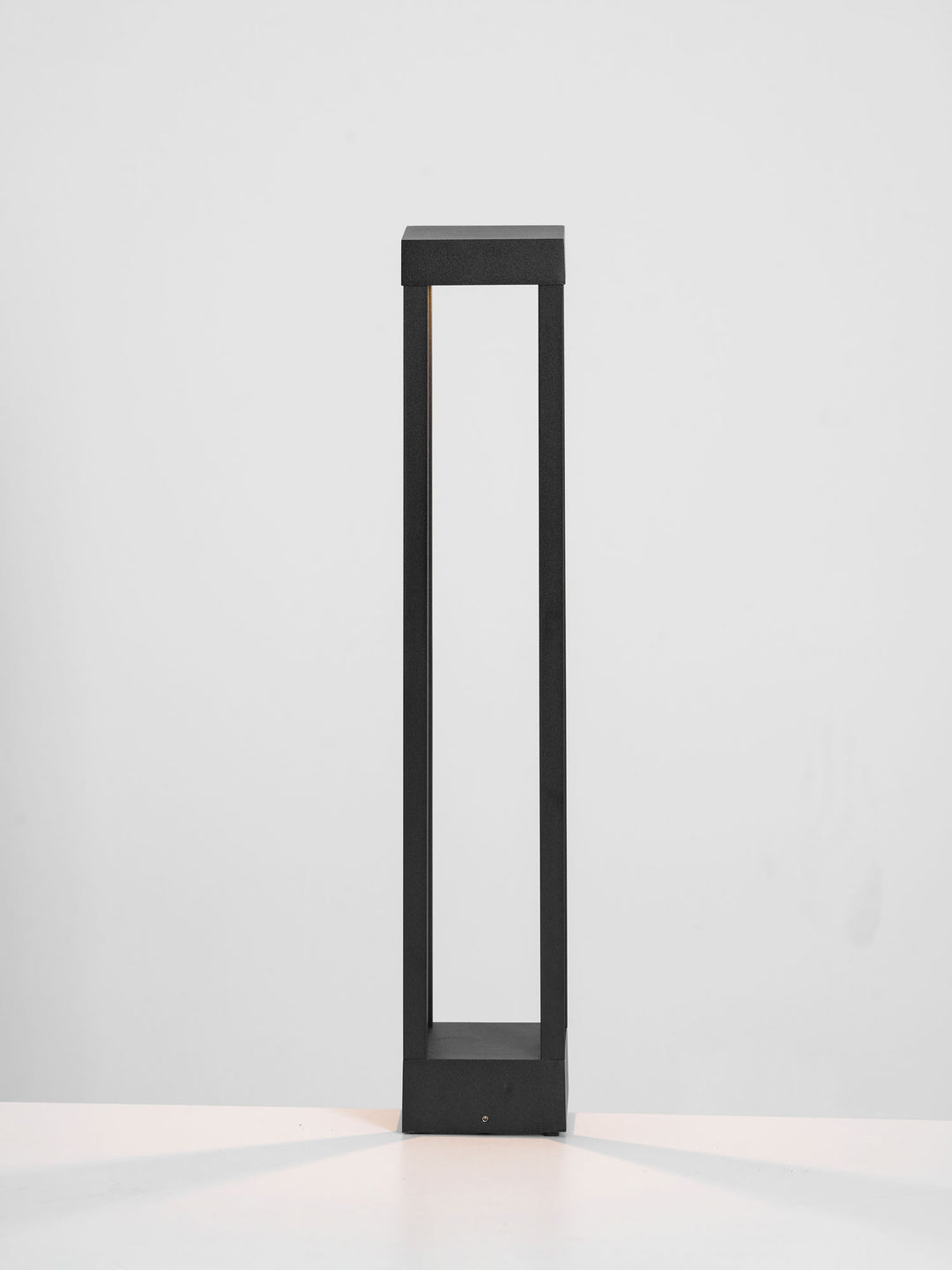 Obsidian Post Outdoor Light - Vakkerlight