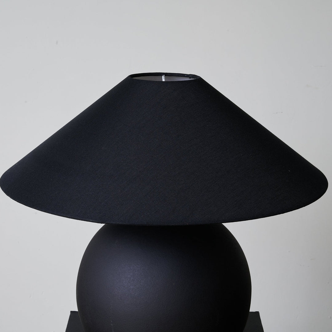 Obsidian Sphere Table Lamp - Vakkerlight