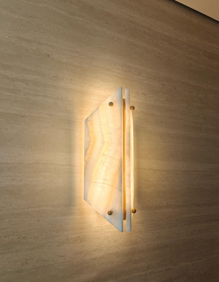 Onyxa Crest Wall Lamp - Vakkerlight