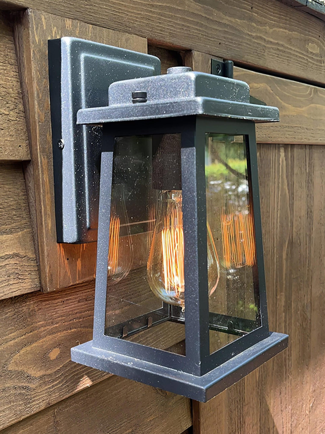 Outdoor Lantern Wall Lamp - Vakkerlight