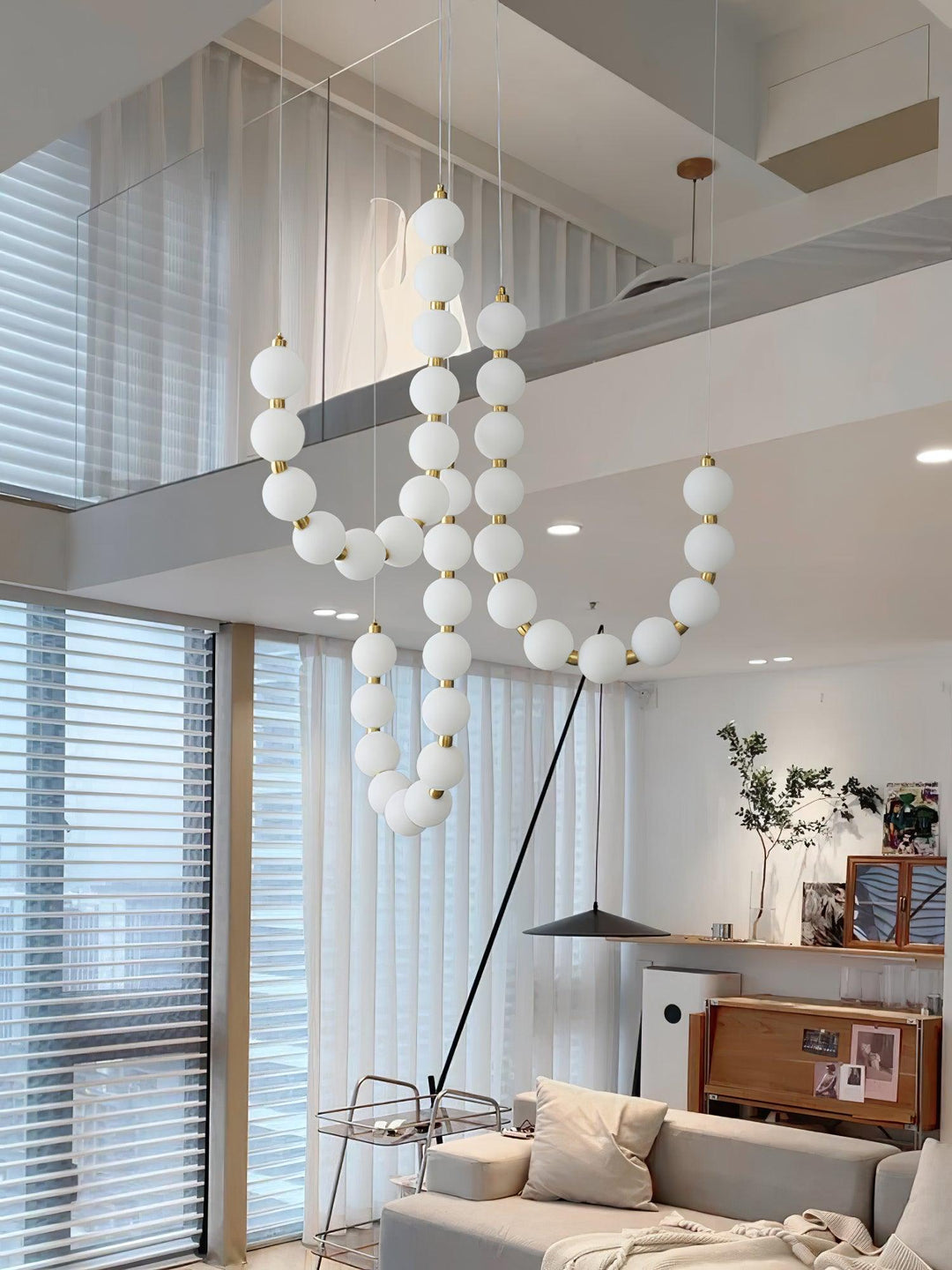 Acrylic Pearl Necklace Chandelier - Vakkerlight