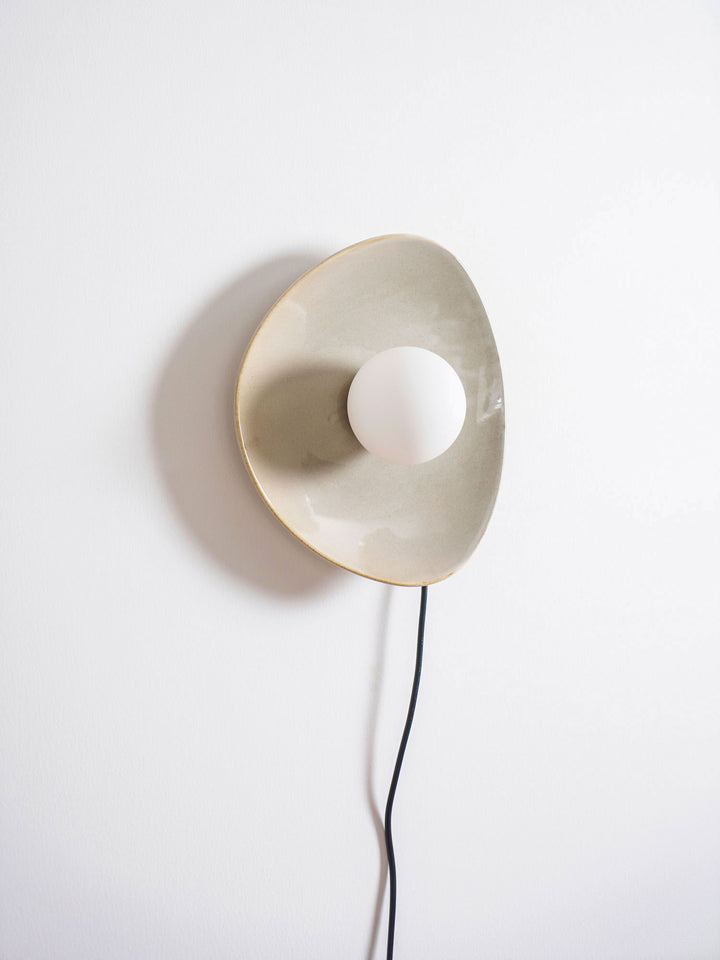 Pebble Disc Plug - in Wall Light - Vakkerlight