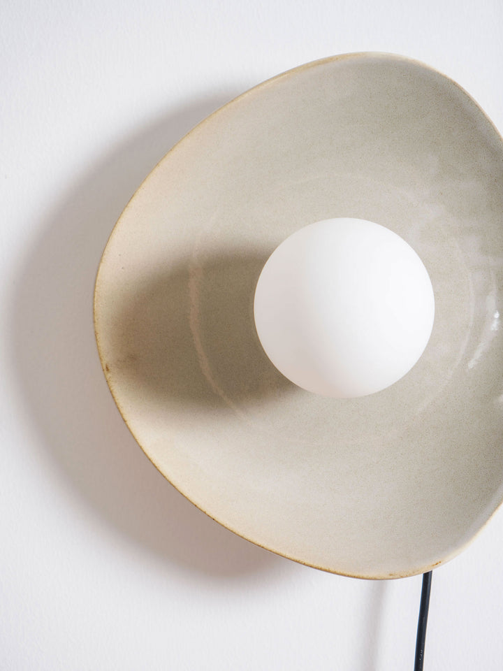 Pebble Disc Plug - in Wall Light - Vakkerlight