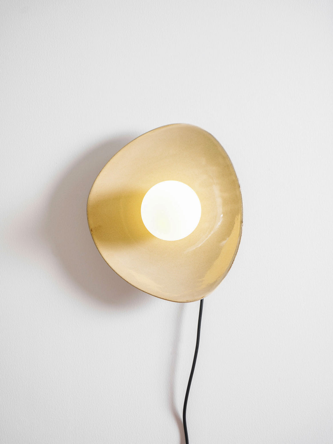 Pebble Disc Plug - in Wall Light - Vakkerlight