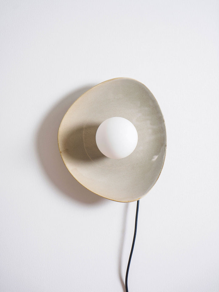 Pebble Disc Plug - in Wall Light - Vakkerlight