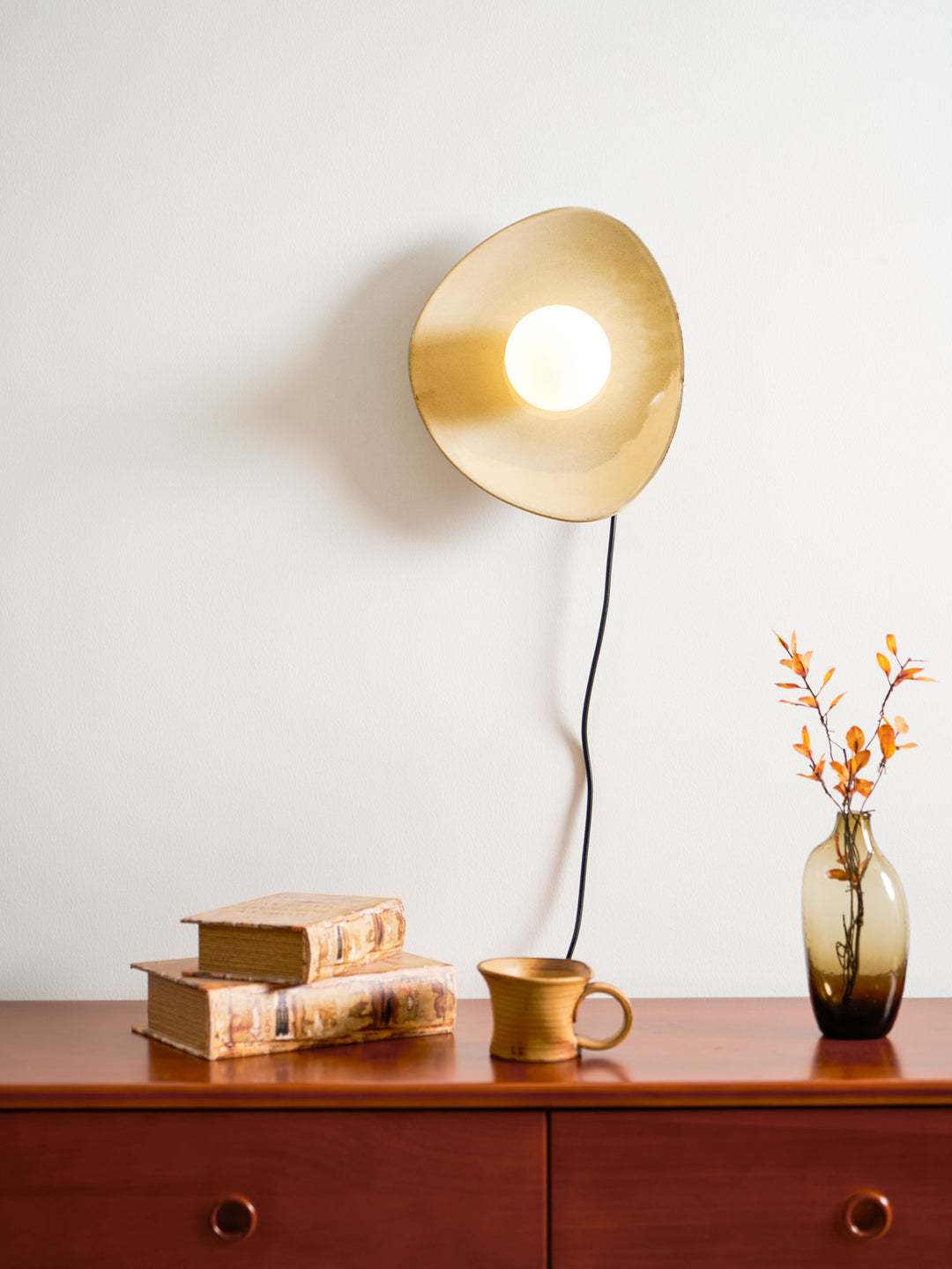 Pebble Disc Plug - in Wall Light - Vakkerlight