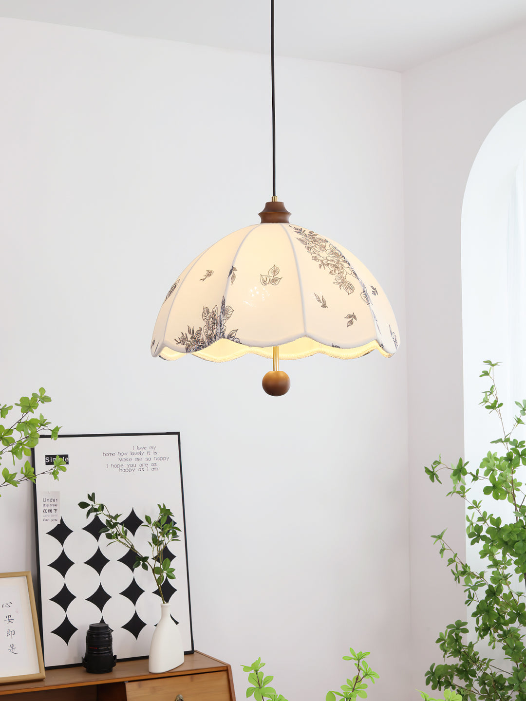 Petal Whisper Pendant Lamp - Vakkerlight