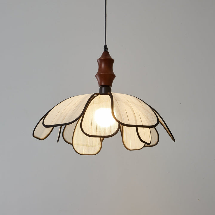 Petaline Whisper Pendant Lamp - Vakkerlight