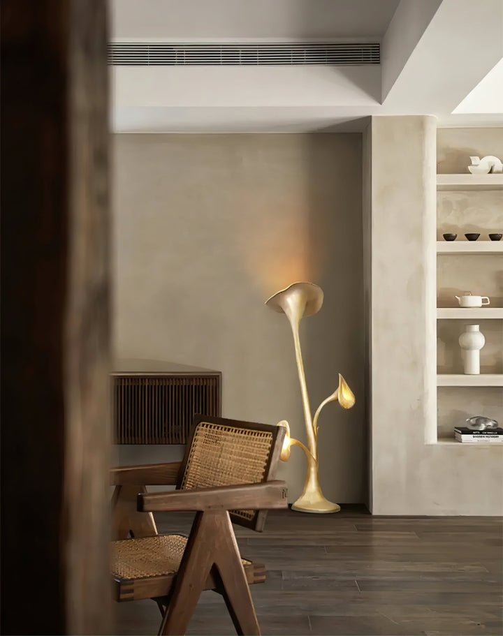 Petunia Sculpture Floor Lamp - Vakkerlight