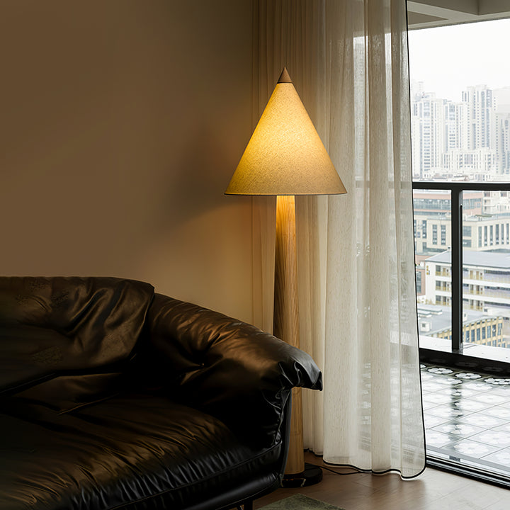 Pinecone Wooden Floor Lamp - Vakkerlight