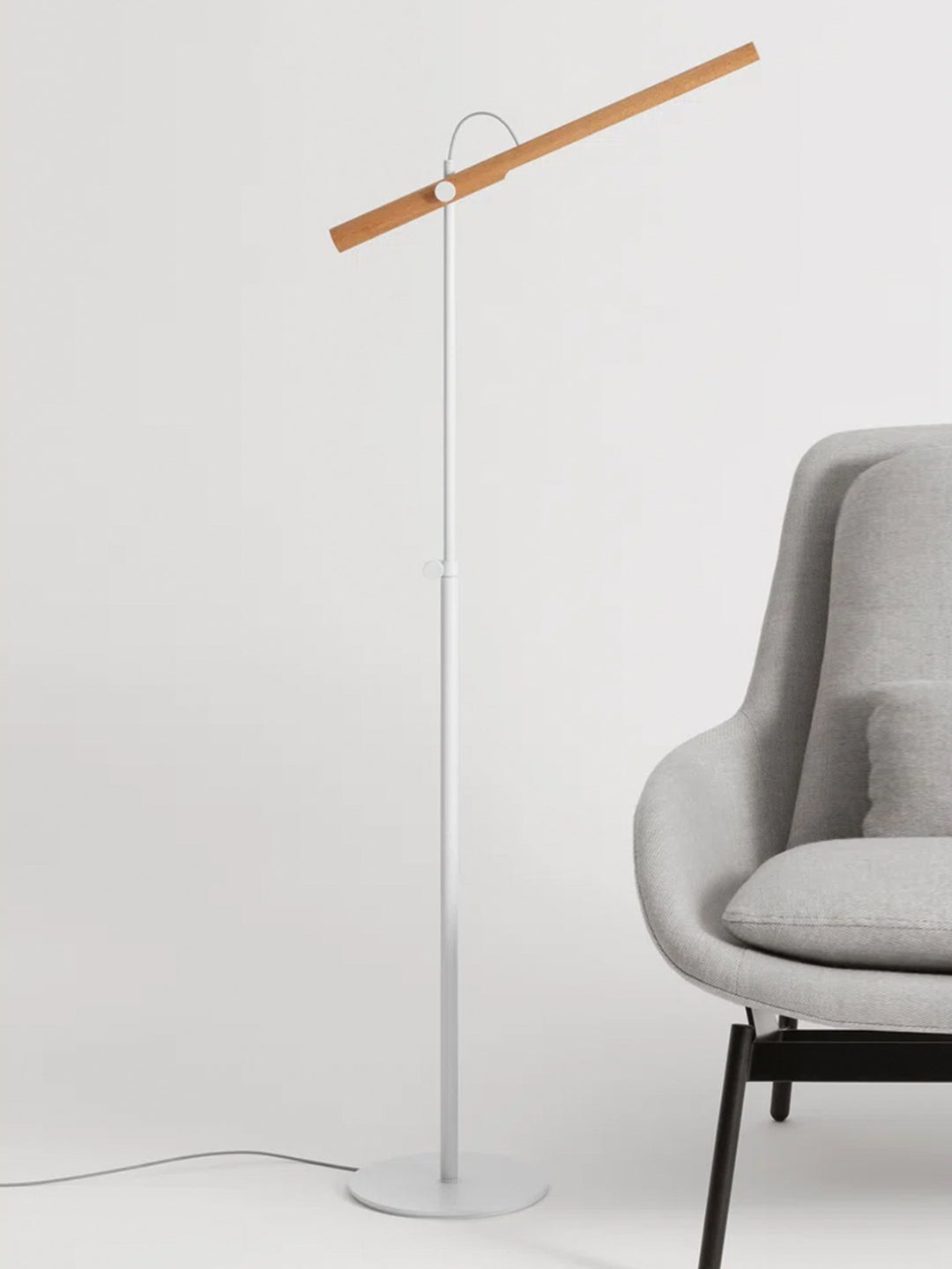 Pivota Wood Floor Reading Lamp - Vakkerlight