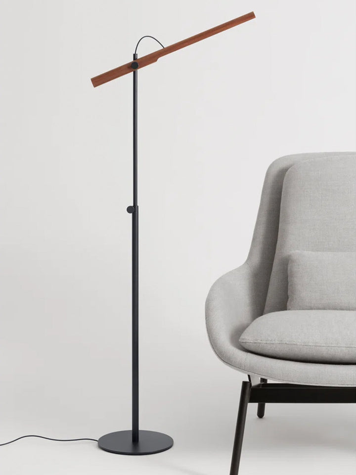 Pivota Wood Floor Reading Lamp - Vakkerlight